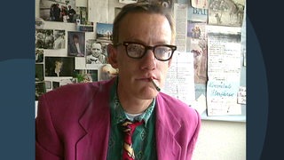 Buten un binnen Reporter Andreas Neumann mit einer Zigarette im Mund.